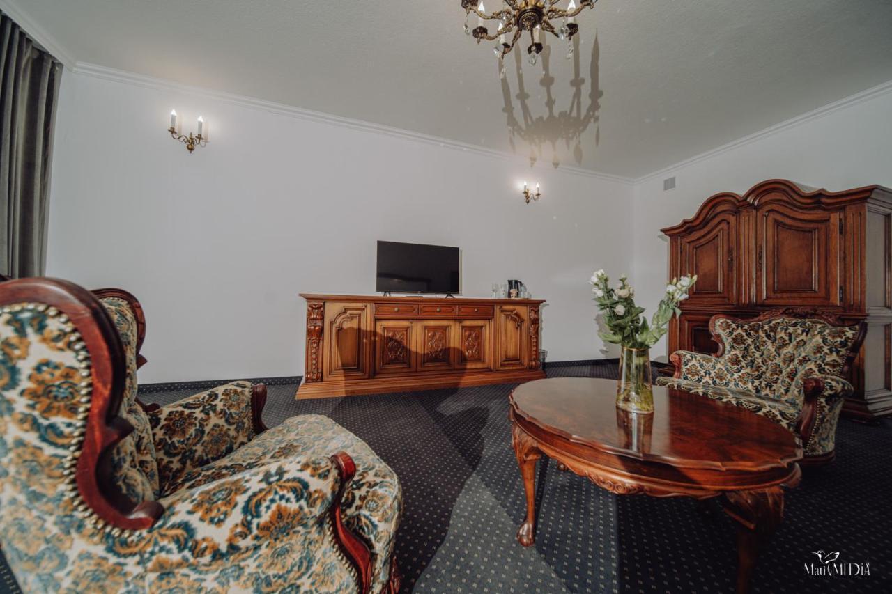 Apartamenty Lokalna เยเลเนียกูรา ภายนอก รูปภาพ