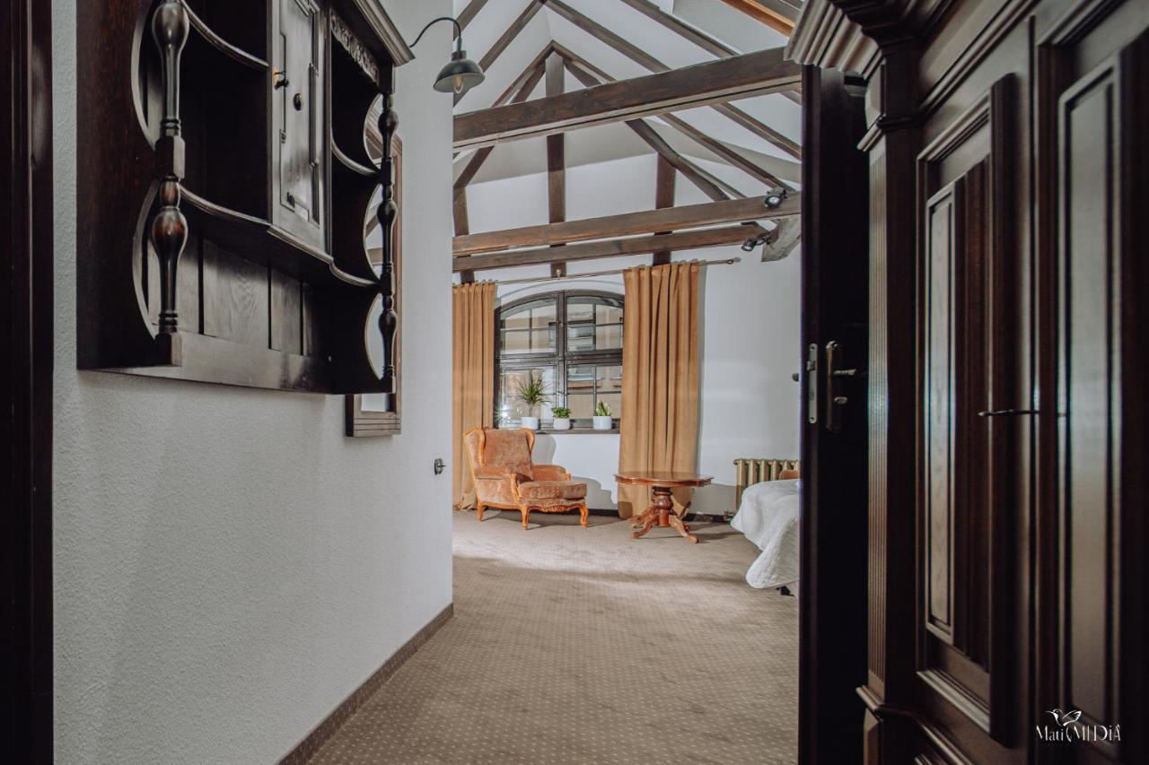 Apartamenty Lokalna เยเลเนียกูรา ภายนอก รูปภาพ
